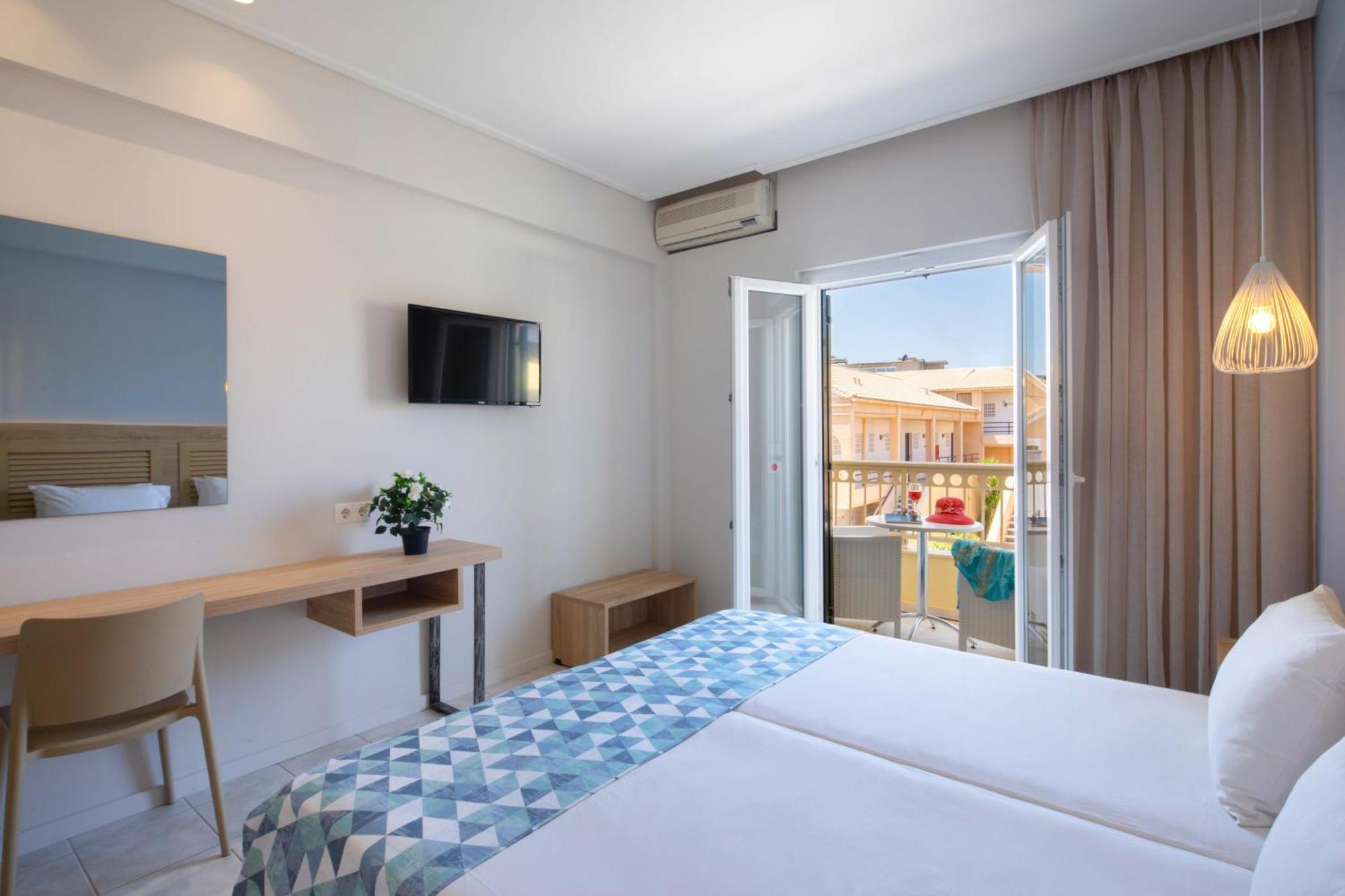 Hotel Rossis Mesongí Eksteriør bilde